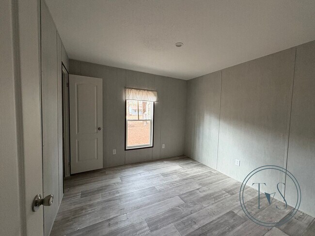 Building Photo - 3204 Luke Rd