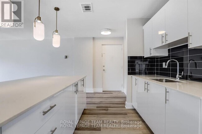 Photo du bâtiment - 325 Besserer St