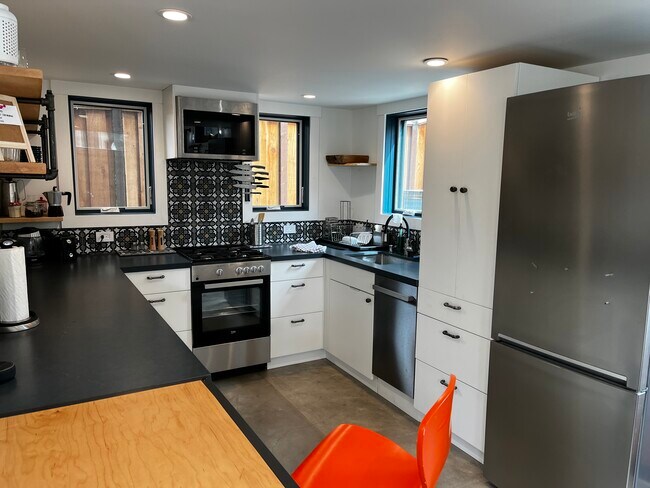 Kitchen - 238 Mather St