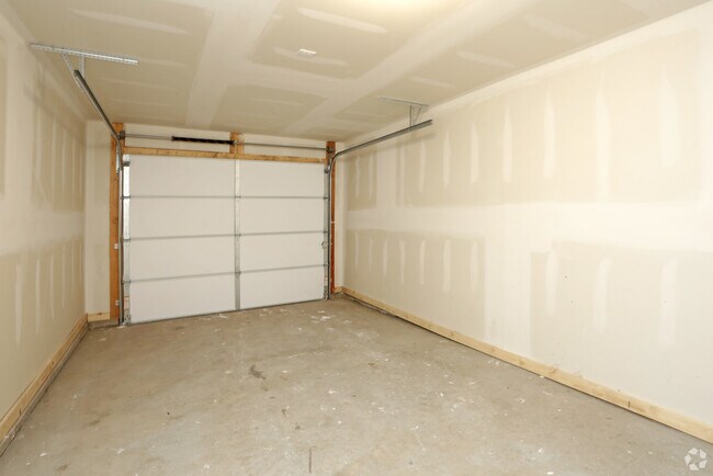 Building Photo - 609 1st St S