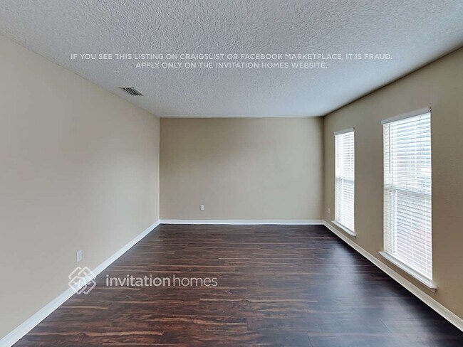 Foto del edificio - 327 John's Creek Pkwy