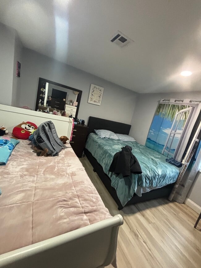 Building Photo - 63 Wedgewood Dr