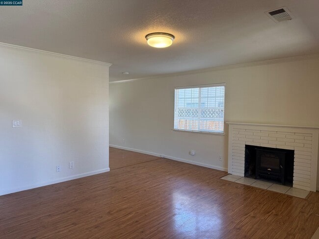 Building Photo - 1049 Miranda Way