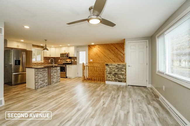 Building Photo - 854 Monaca Rd