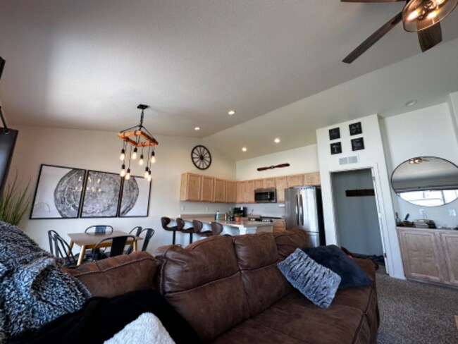 Foto del edificio - 1917 104th Avenue Ct