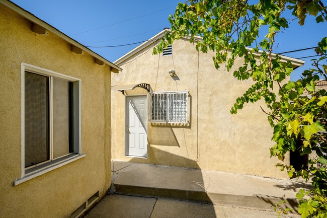 Building Photo - 941 Verdugo Circle Dr