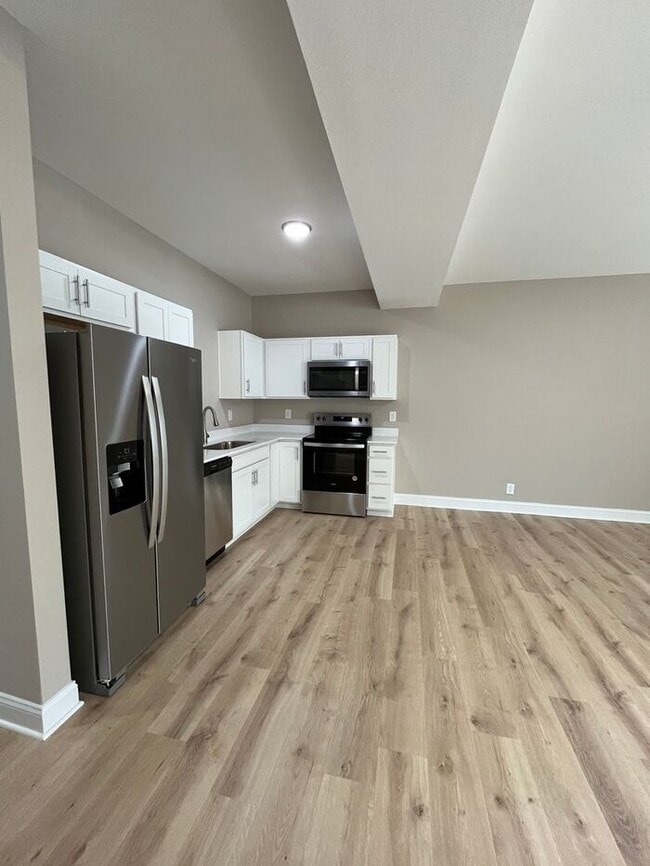 Building Photo - 3385 Polly Dr