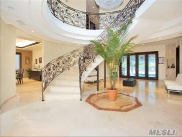 Foto del edificio - 196-45 McLaughlin Ave