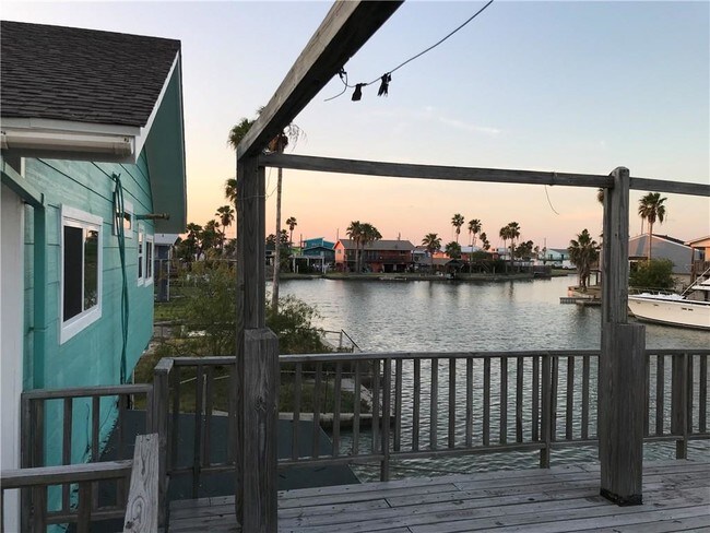 Building Photo - 301 Bayshore Dr