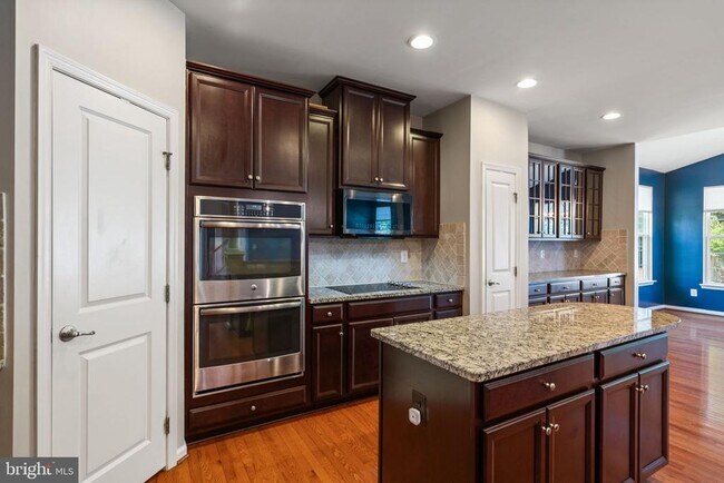 Building Photo - 3175 Fledgling Cir