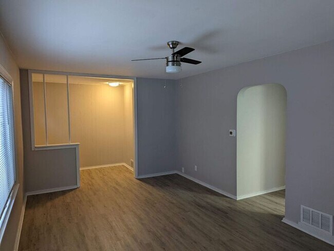 Building Photo - Newly Remodeled Ranch Style Home