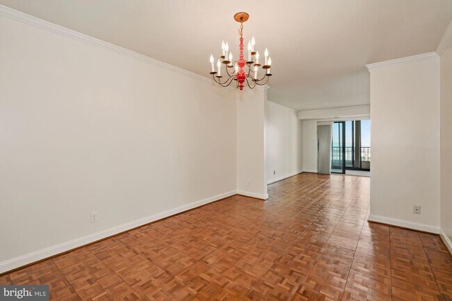 Building Photo - 1250 S Washington St