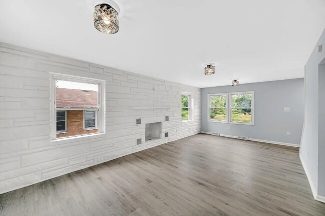 Foto del edificio - 627 W 43rd Pl