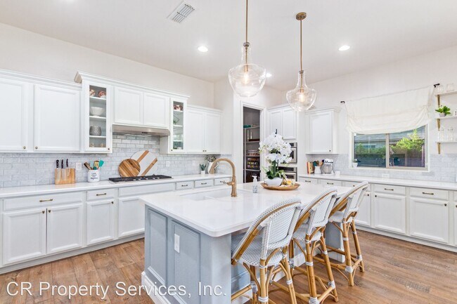 Building Photo - 5 br, 3.5 bath House - 9372 W. Foothill Dr