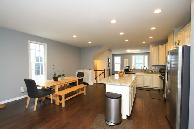 Foto del edificio - 129 Parkway Ct