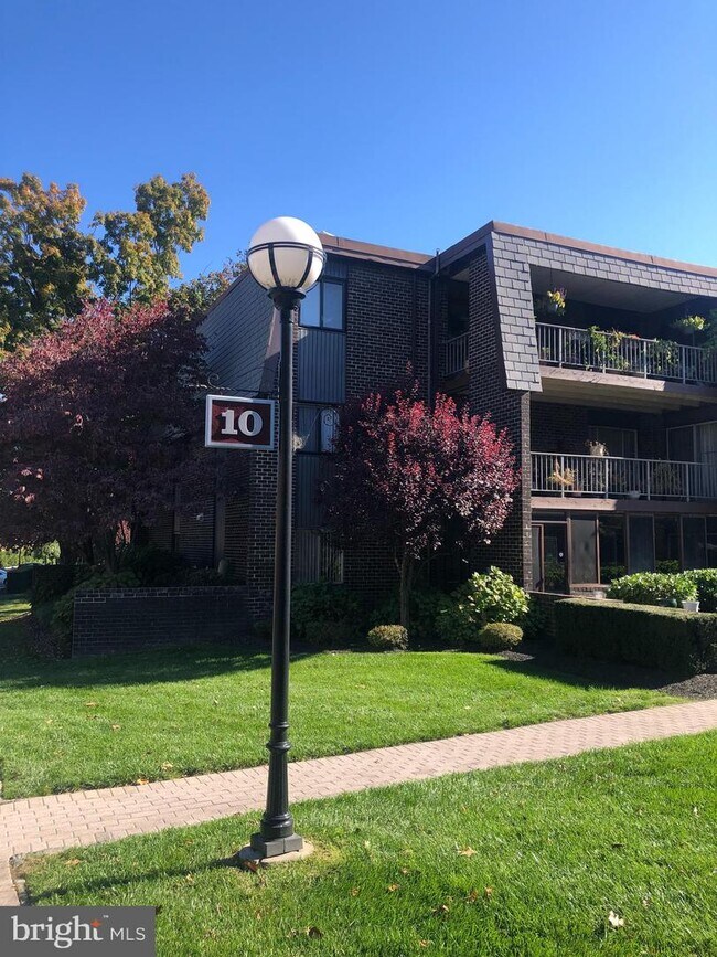 Foto del edificio - 10 Stonehenge Cir