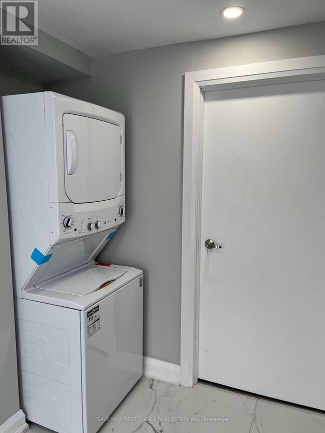 Photo du bâtiment - 1195 McEachern Ct