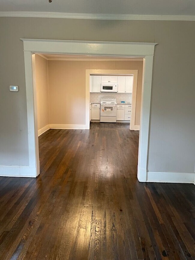 Foto del edificio - 2bd/1ba Bungalow Available Now!!