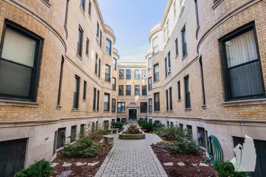 Foto principal - 2 bedroom in Chicago IL 60610