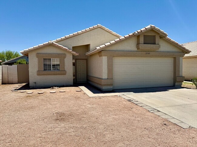 Building Photo - 3 Bedroom/2 Bath Single Level Home! NO HOA