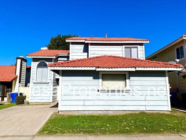 Building Photo - 1584 Sycamore Ln