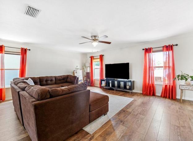 Foto del edificio - 12925 Keefer Ct