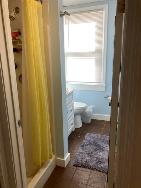 Bathroom - 39 Green St
