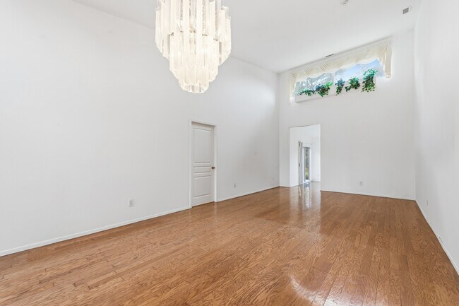 Foto del edificio - 763 Spring Lake Dr