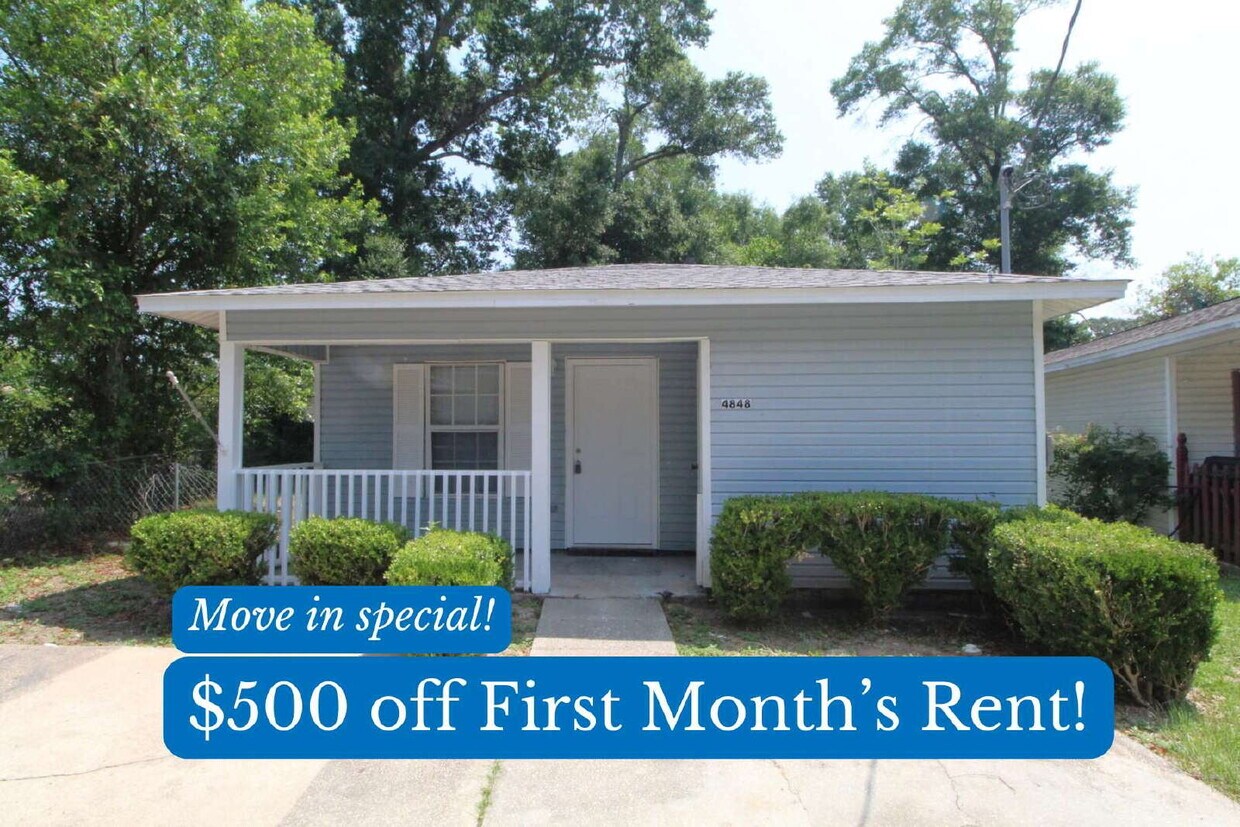 Foto principal - Updated 3BR Home in West Pensacola – Move-...
