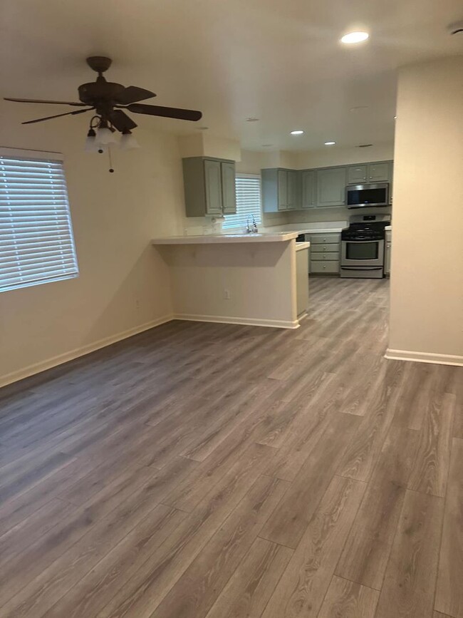 Building Photo - Newly Remodeled 3-Bedroom Home in Citrus H...