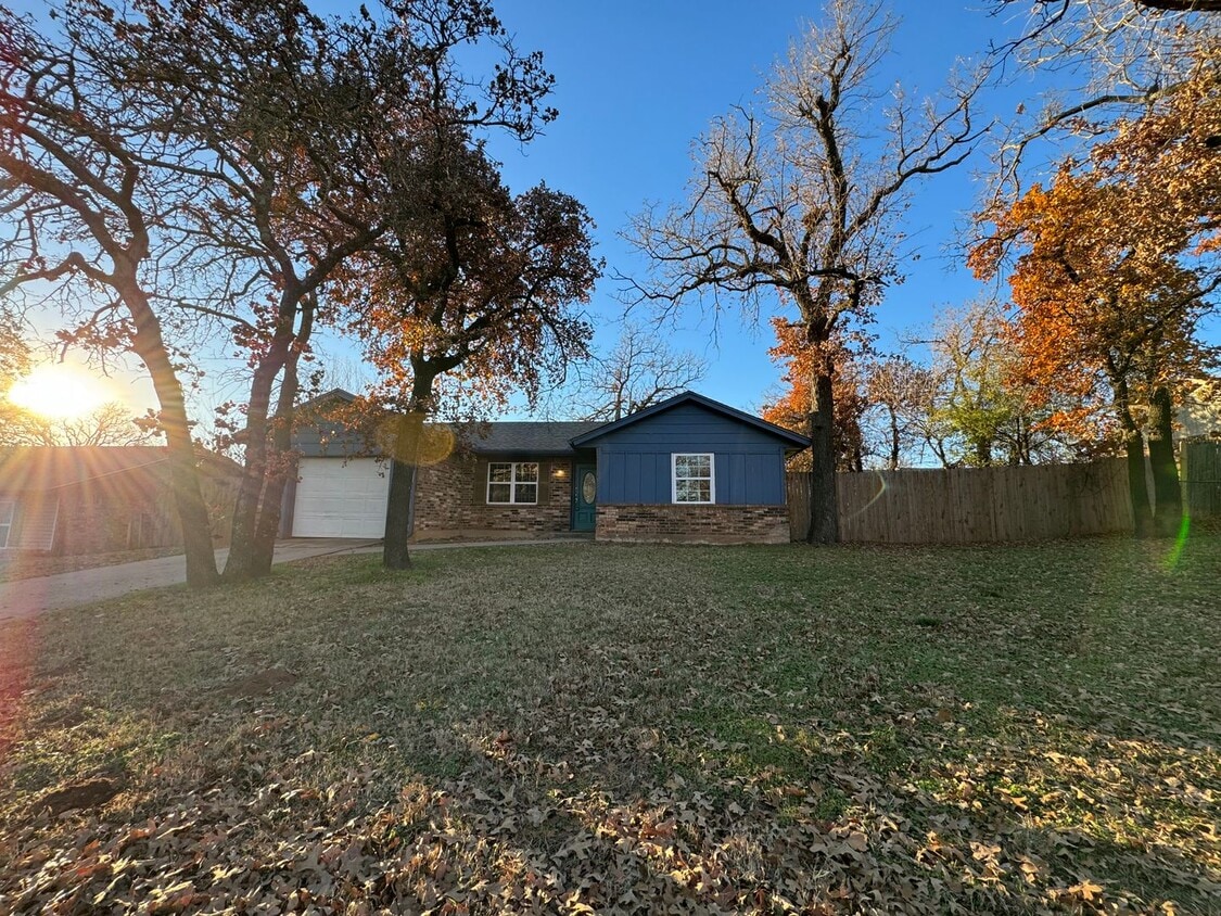 Foto principal - Charming home in North Edmond + 2 bedrooms
