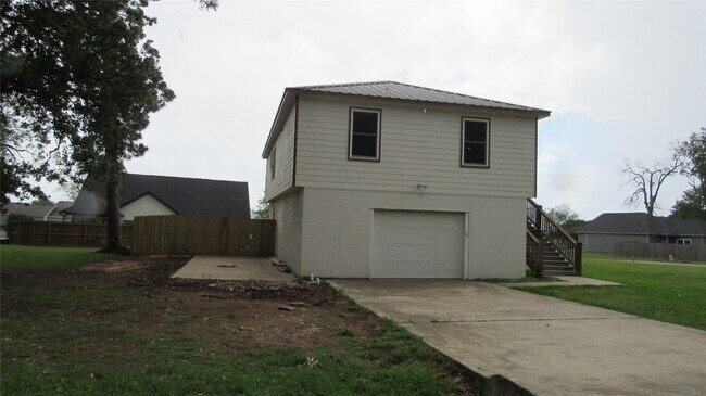 Foto del edificio - 365 Deep Woods Ln