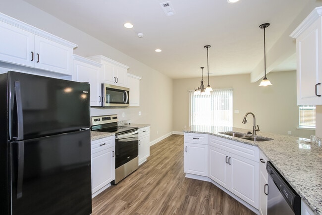 Foto del edificio - 220 Pebble Ln