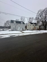 Building Photo - 3226 Metz Ave