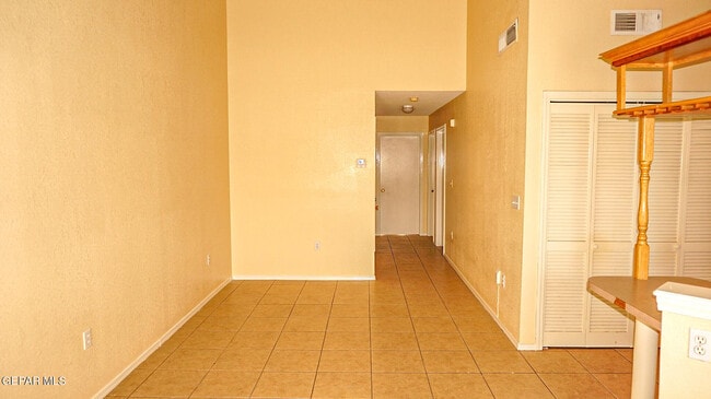 Building Photo - 3559 Oasis Dr