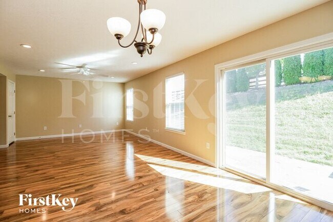 Foto del edificio - 1186 Turfway Ct