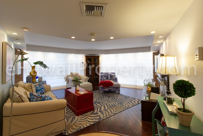 Electric shades - 1860 Ala Moana Blvd