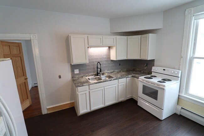 Kitchen - 39 S Spring St