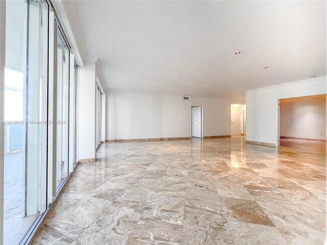 Building Photo - 9601 Collins Ave