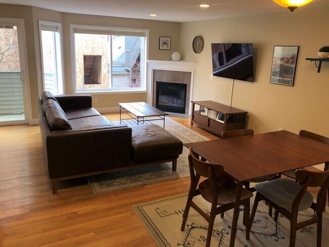 Foto del edificio - 3Bd/3Ba Seattle Townhouse