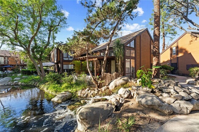 Foto del edificio - 10614 Shoreline Dr