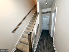 Building Photo - 4812 Crest View Dr