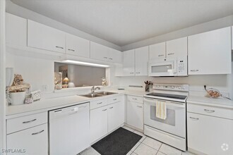 Building Photo - 7707 Jewel Ln