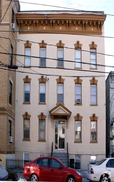 Building Photo - 207 59th St