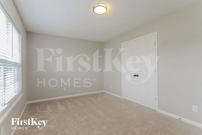 Building Photo - 12336 Tuckaway Ct