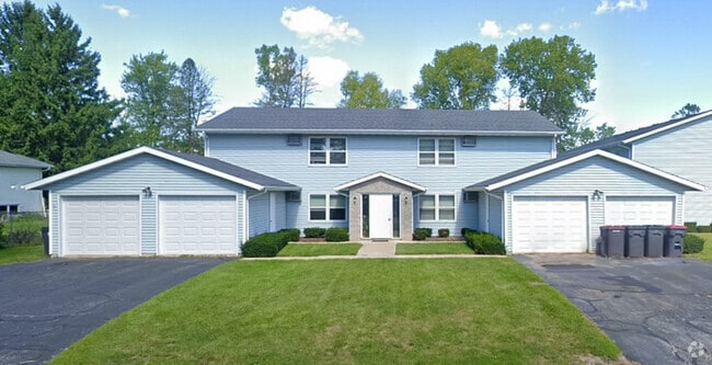 Building Photo - 308 Pine Crest Dr