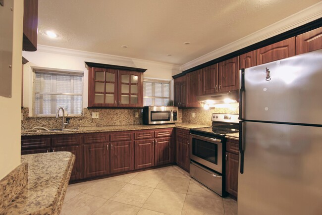 Building Photo - 3930 Crystal Lake Dr