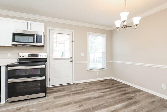 Foto del edificio - 2429 Laurel Hill Ct