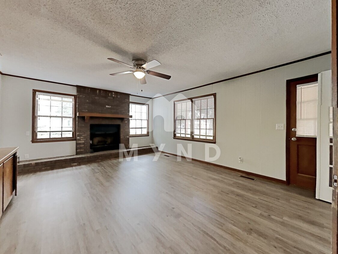 Primary Photo - 1830 20th Ave