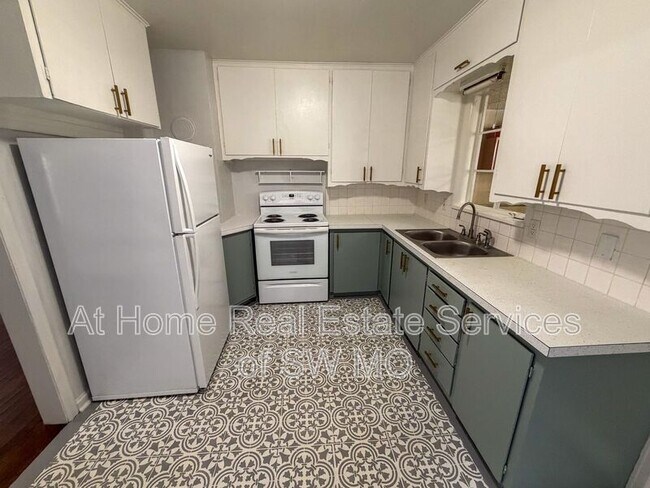 Foto del edificio - 648 S Fairway Ave